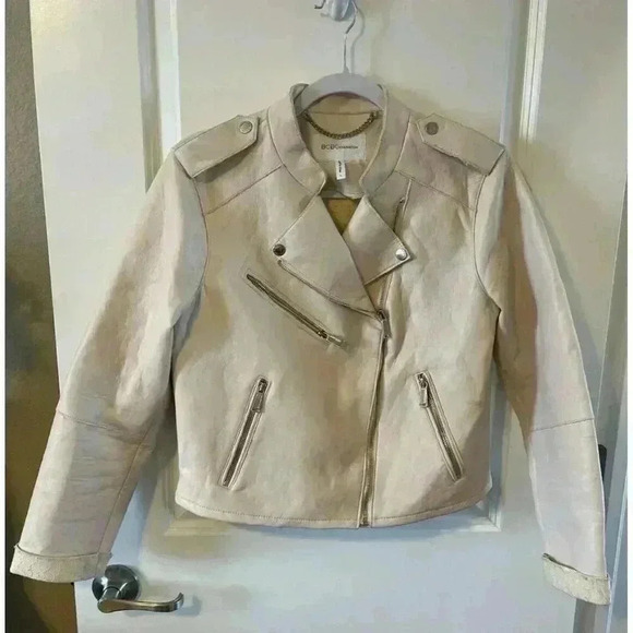 BCBGeneration Jackets & Blazers - BCBGeneration Light Pink Faux Leather Jacket Cropped Full Zipper Size L NWOT